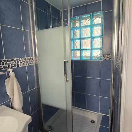 Beau Meuble 2min Du Moulin Rouge Apartment